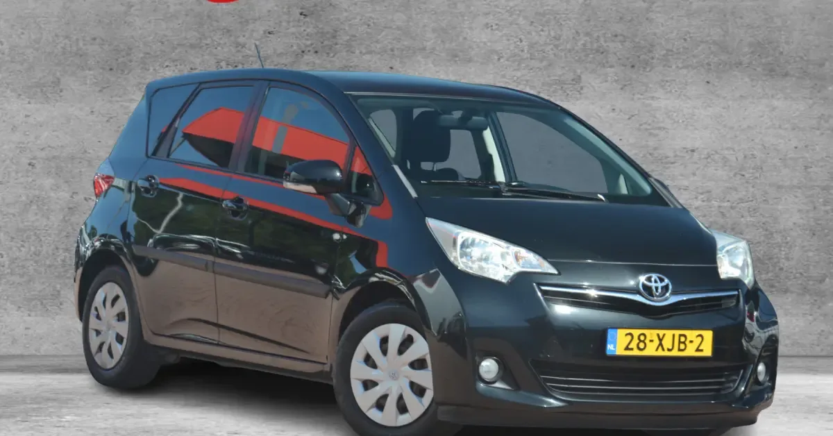 Toyota Verso-S (2012) — foto 1