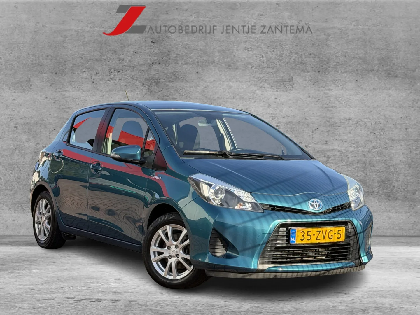 Toyota Yaris (2013) — foto 1