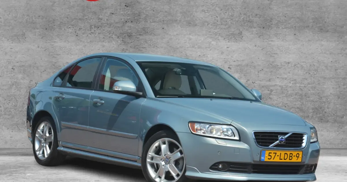 Volvo S40 (2010) — foto 1