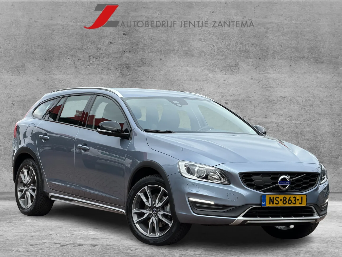 Volvo V60 Cross Country (2017) — foto 1