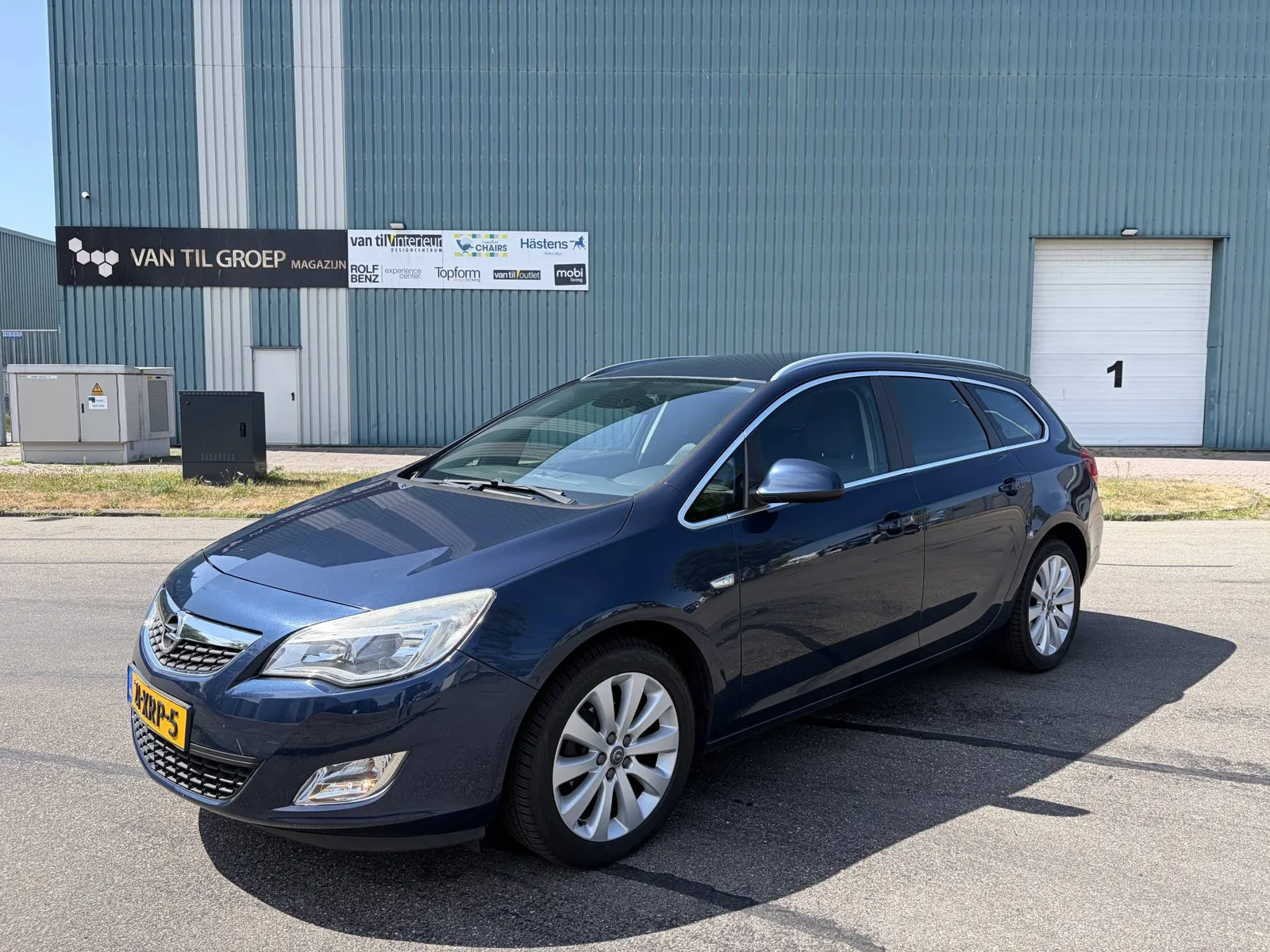Opel Astra (2012) — foto 1