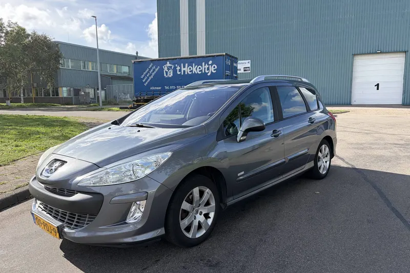 Peugeot 308 (2011)