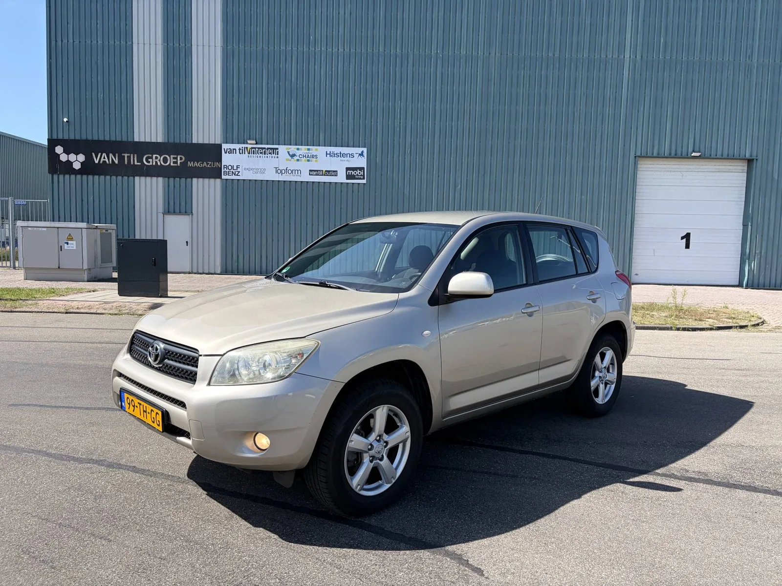 Toyota RAV4 (2006) — foto 1