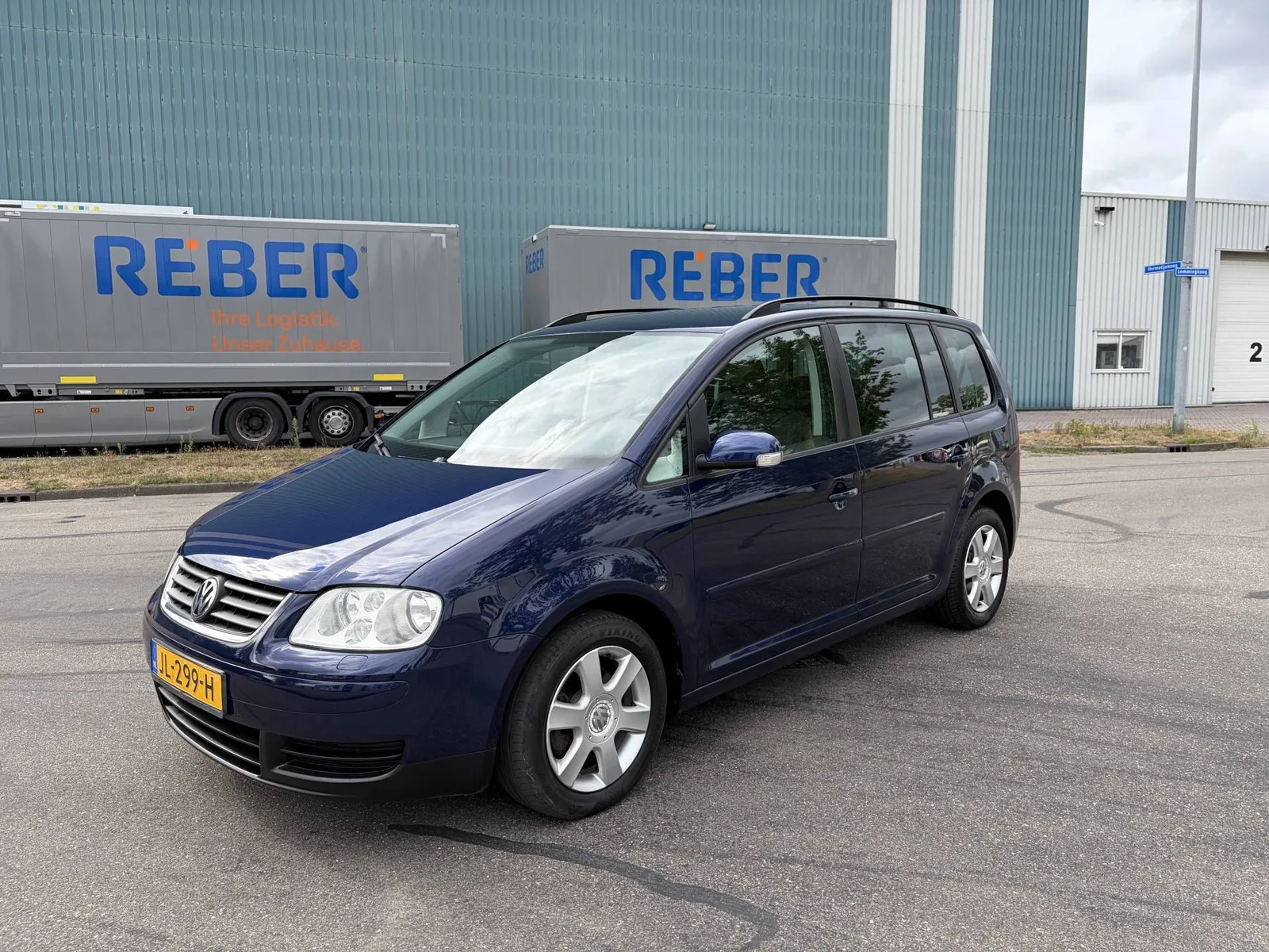 Volkswagen Touran (2006) — foto 1