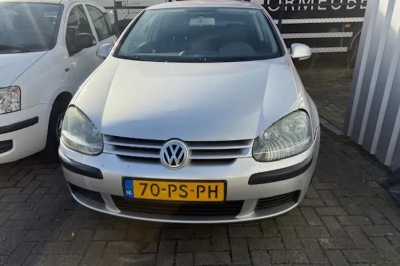 Volkswagen Golf (2004)
