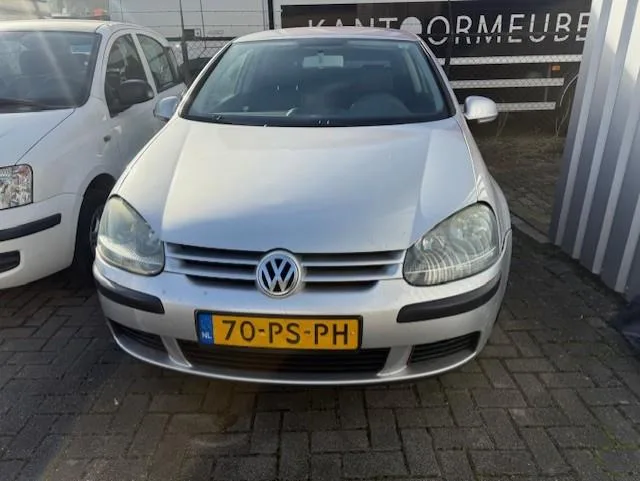 Volkswagen Golf (2004) — foto 1