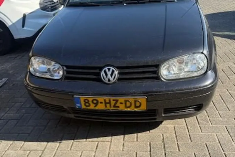 Volkswagen Golf (2002)