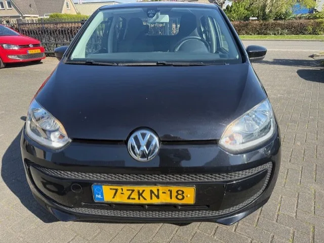 Volkswagen Up! (2015) — foto 1