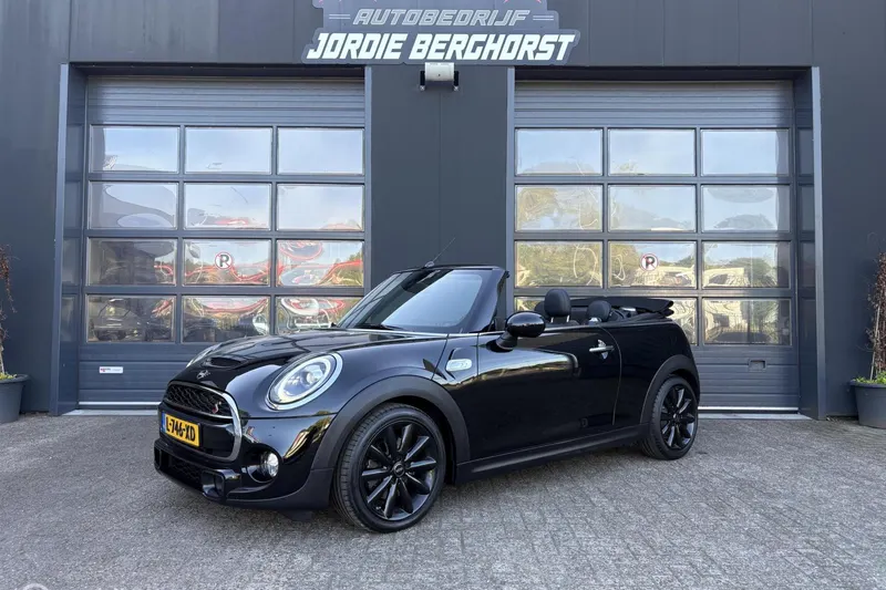 MINI Cabrio (2018)