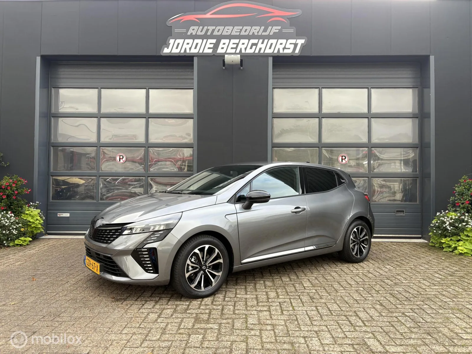 Renault Clio (2024) — foto 1