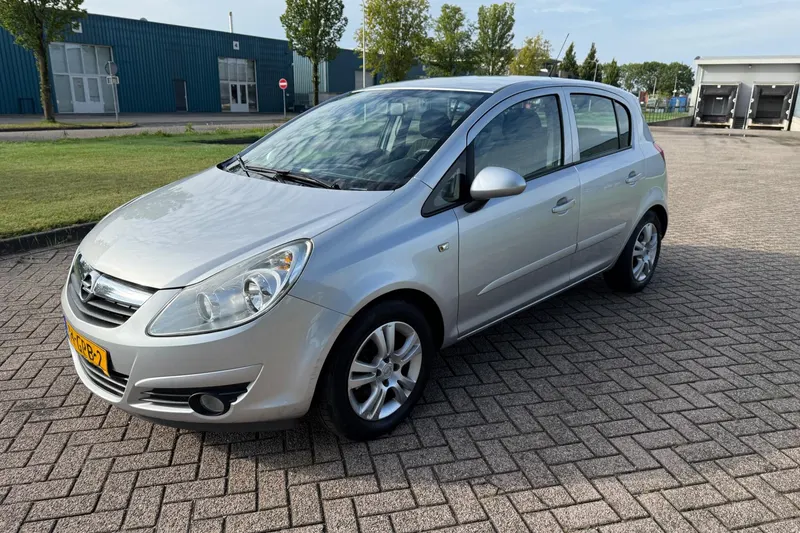 Opel Corsa (2008)
