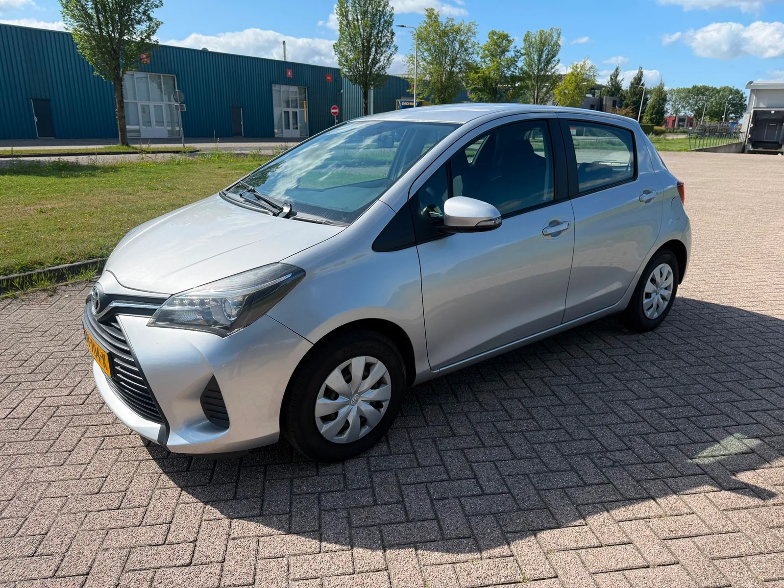 Toyota Yaris (2016) — foto 1