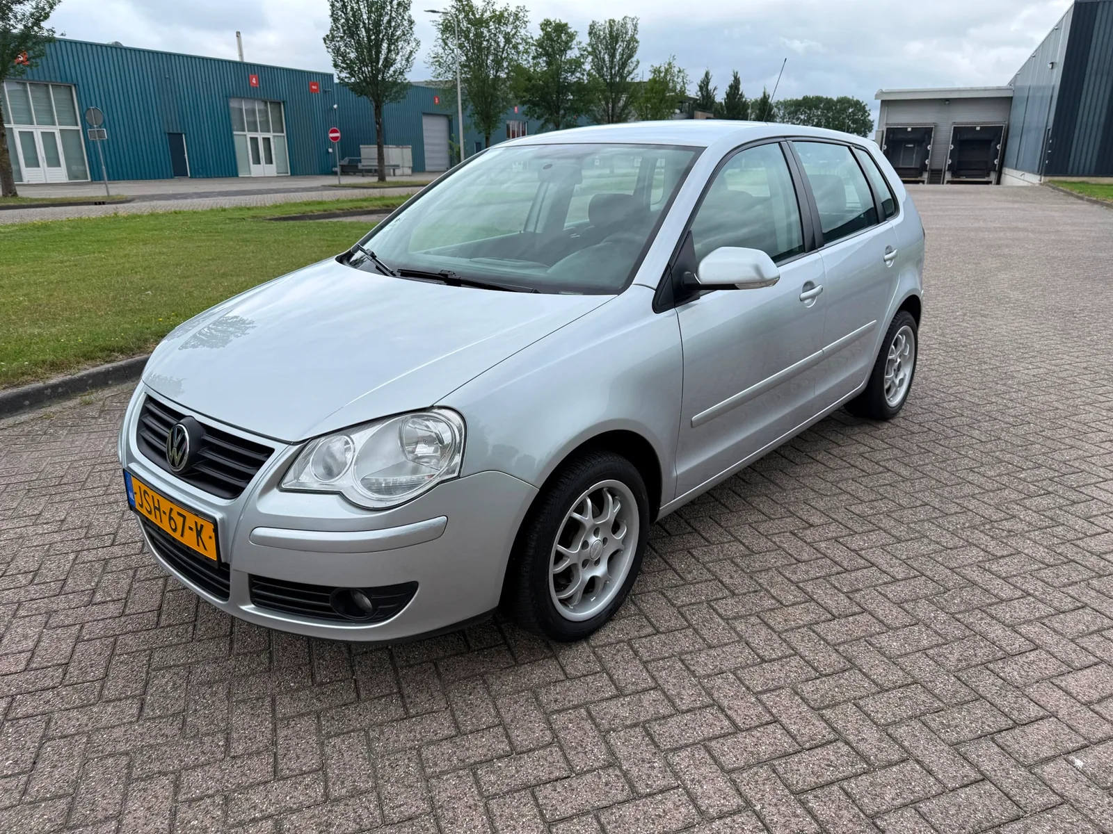 Volkswagen Polo (2009) — foto 1