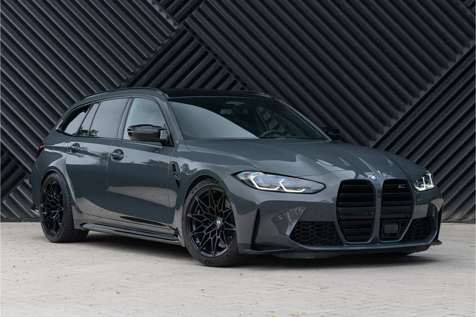 BMW M3 (2024) — foto 1