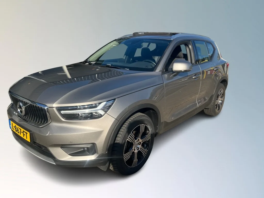 Volvo XC40 (2021) — foto 1