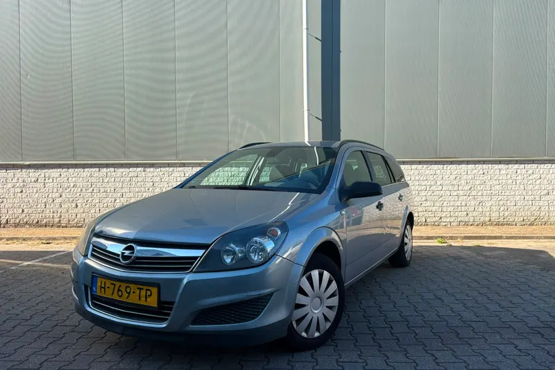 Opel Astra (2010)