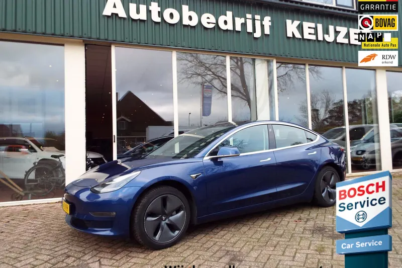 Tesla Model 3 (2019)