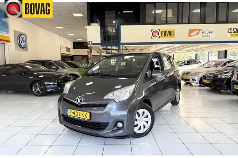 Toyota Verso-S (2012)