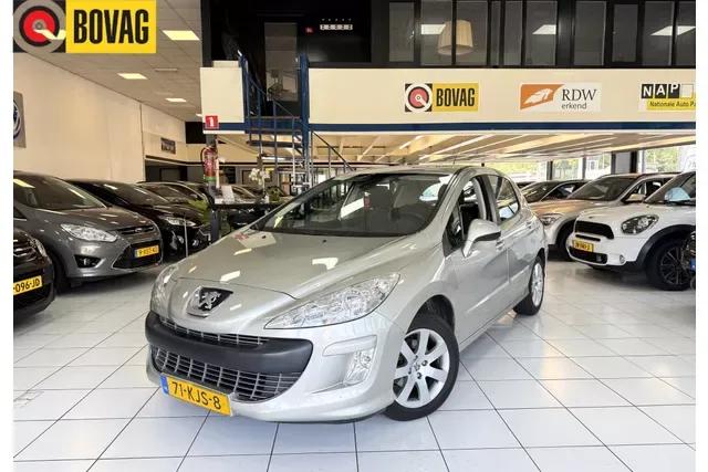 Peugeot 308 (2009) — foto 1