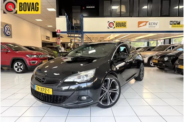 Opel Astra (2012) — foto 1