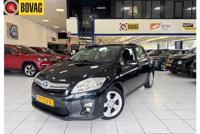 Toyota Auris (2012) — foto 1