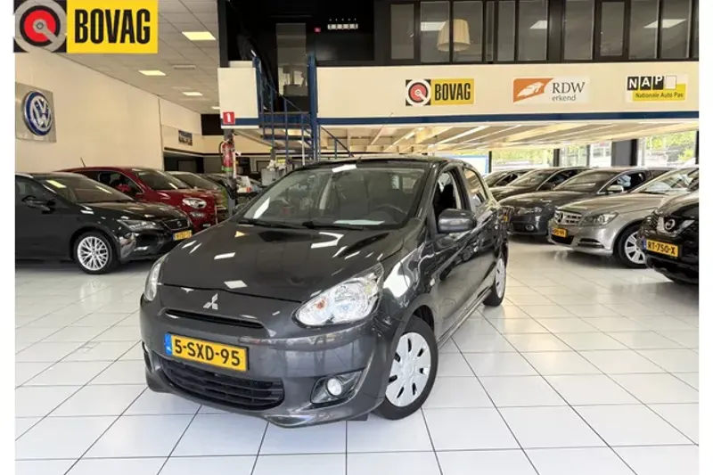 Mitsubishi Space Star (2013)