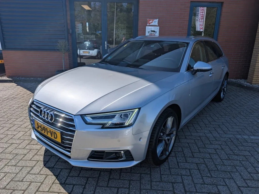 Audi A4 (2017) — foto 1