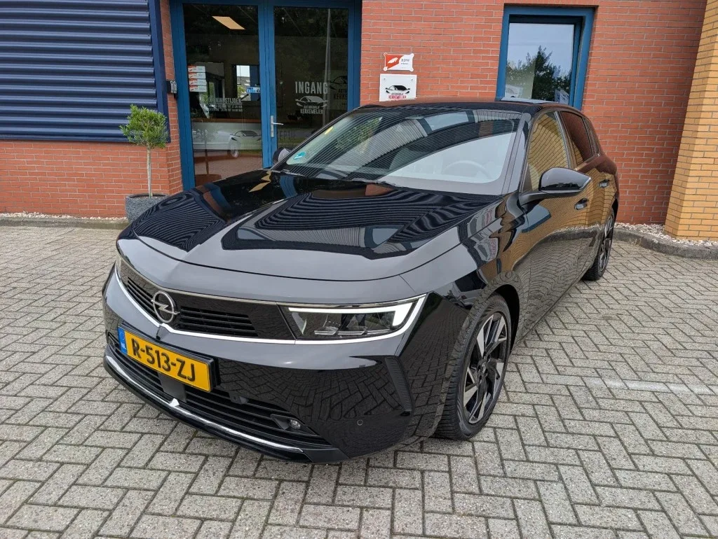 Opel Astra (2022) — foto 1