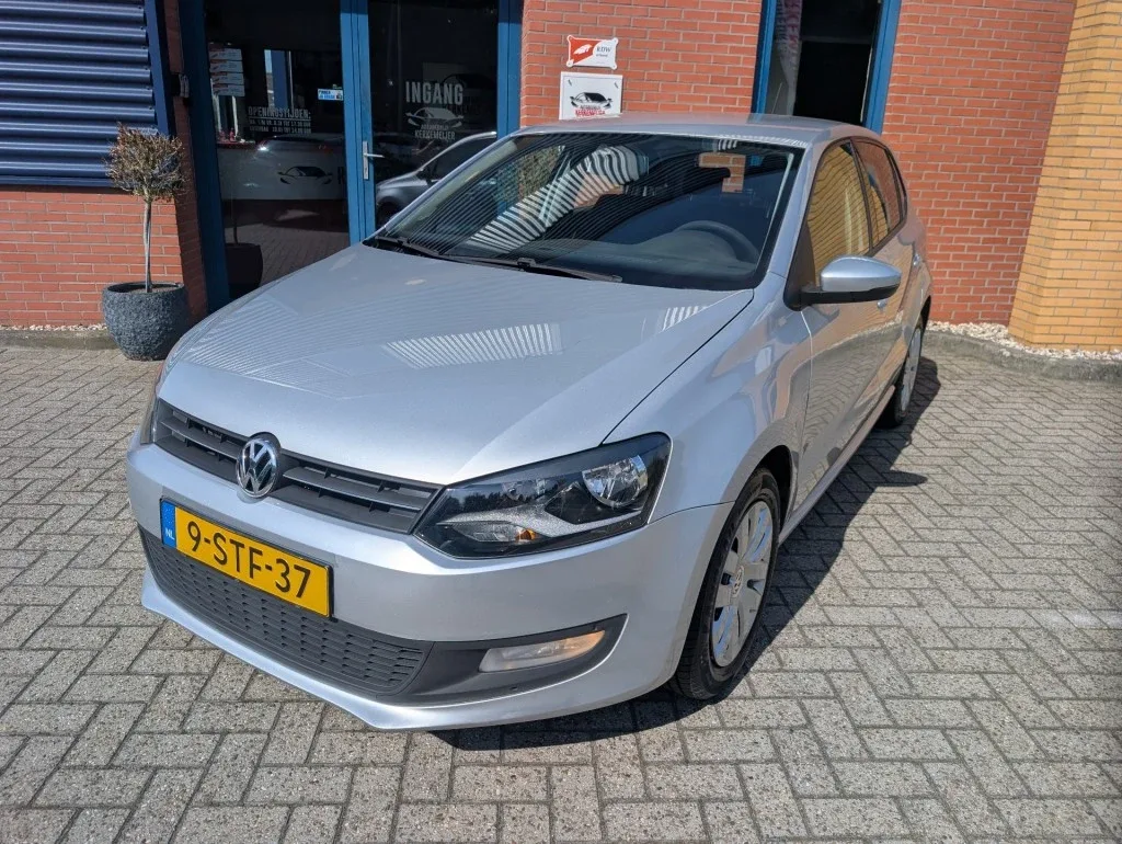 Volkswagen Polo (2011) — foto 1