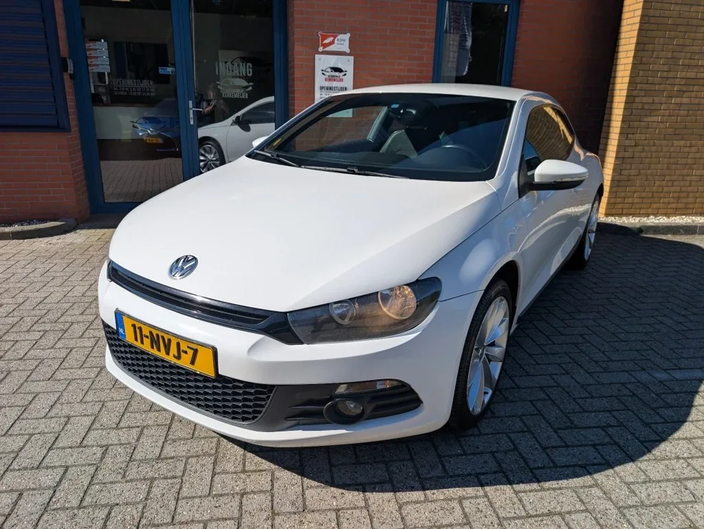 Volkswagen Scirocco (2010) — foto 1