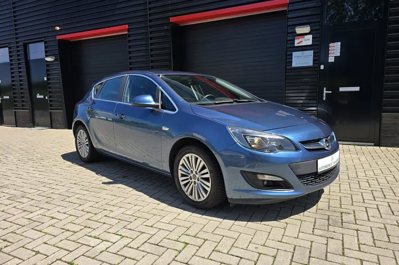 Opel Astra (2014)