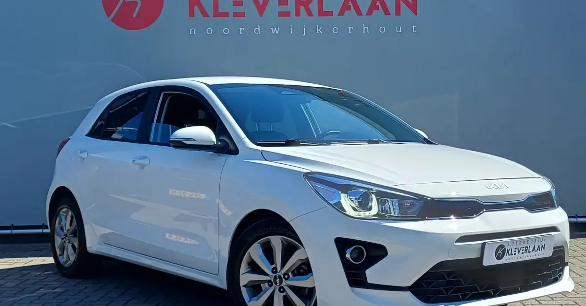 Kia Rio (2023) — foto 1