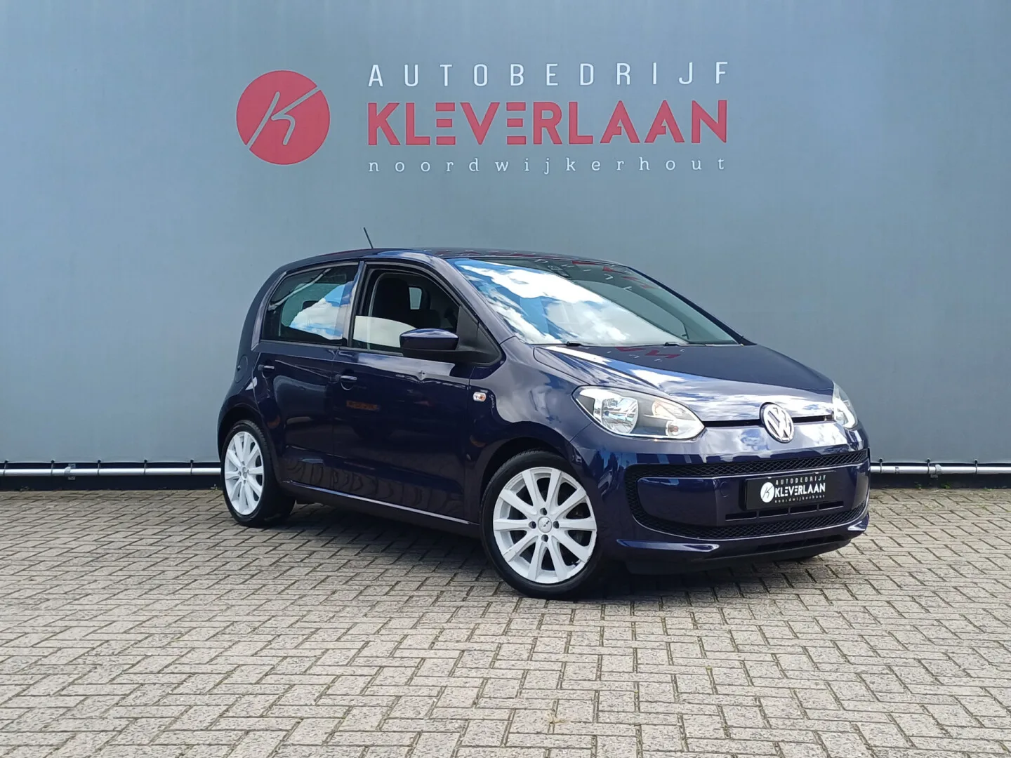 Volkswagen Up! (2015) — foto 1