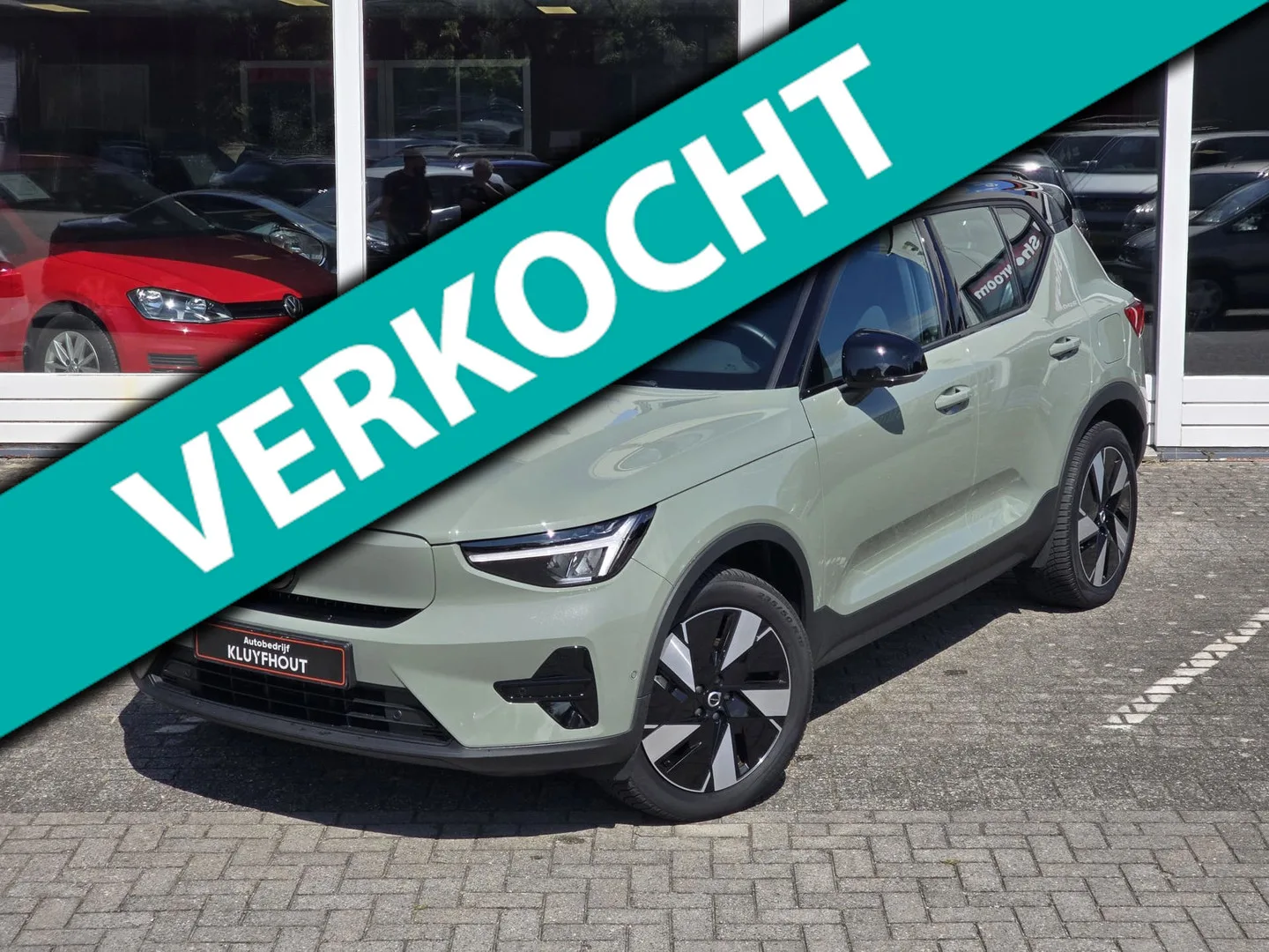 Volvo EX40 (2025) — foto 1