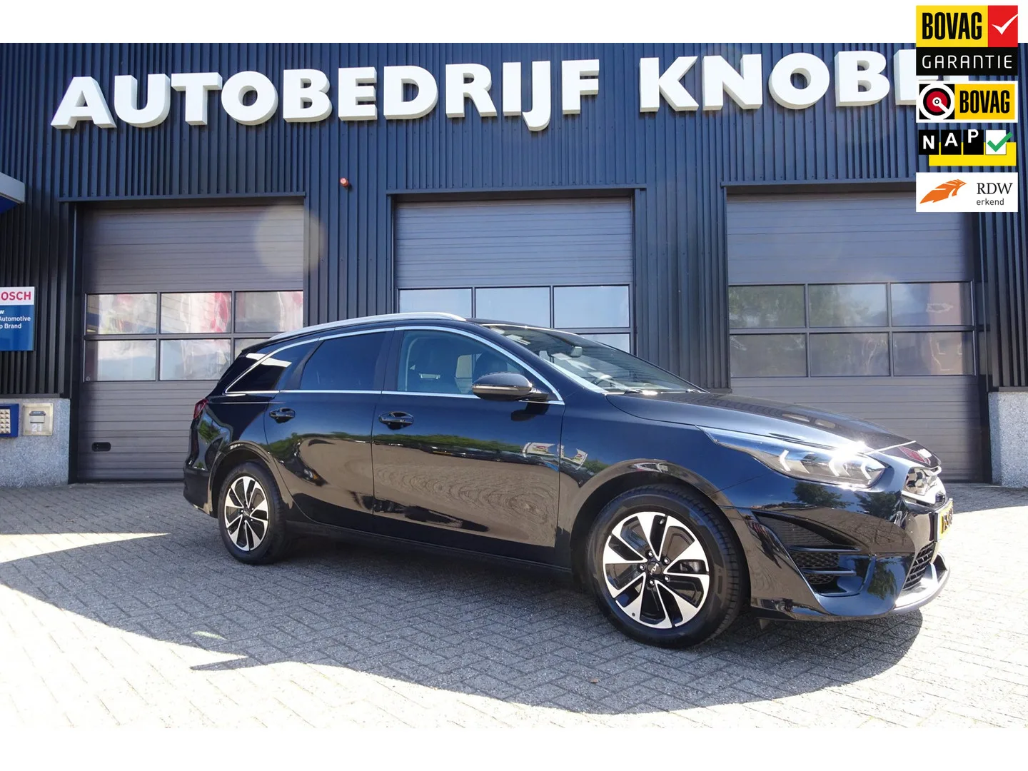 Kia Ceed Sportswagon (2023) — foto 1