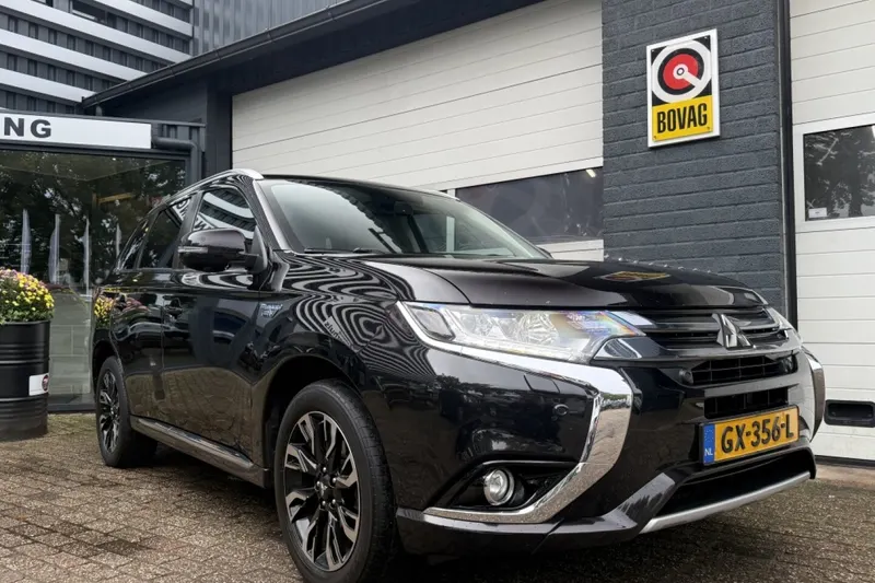 Mitsubishi Outlander (2015)