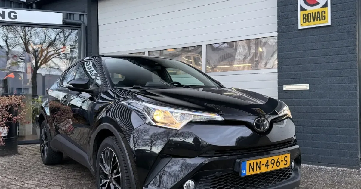 Toyota C-HR (2017) — foto 1