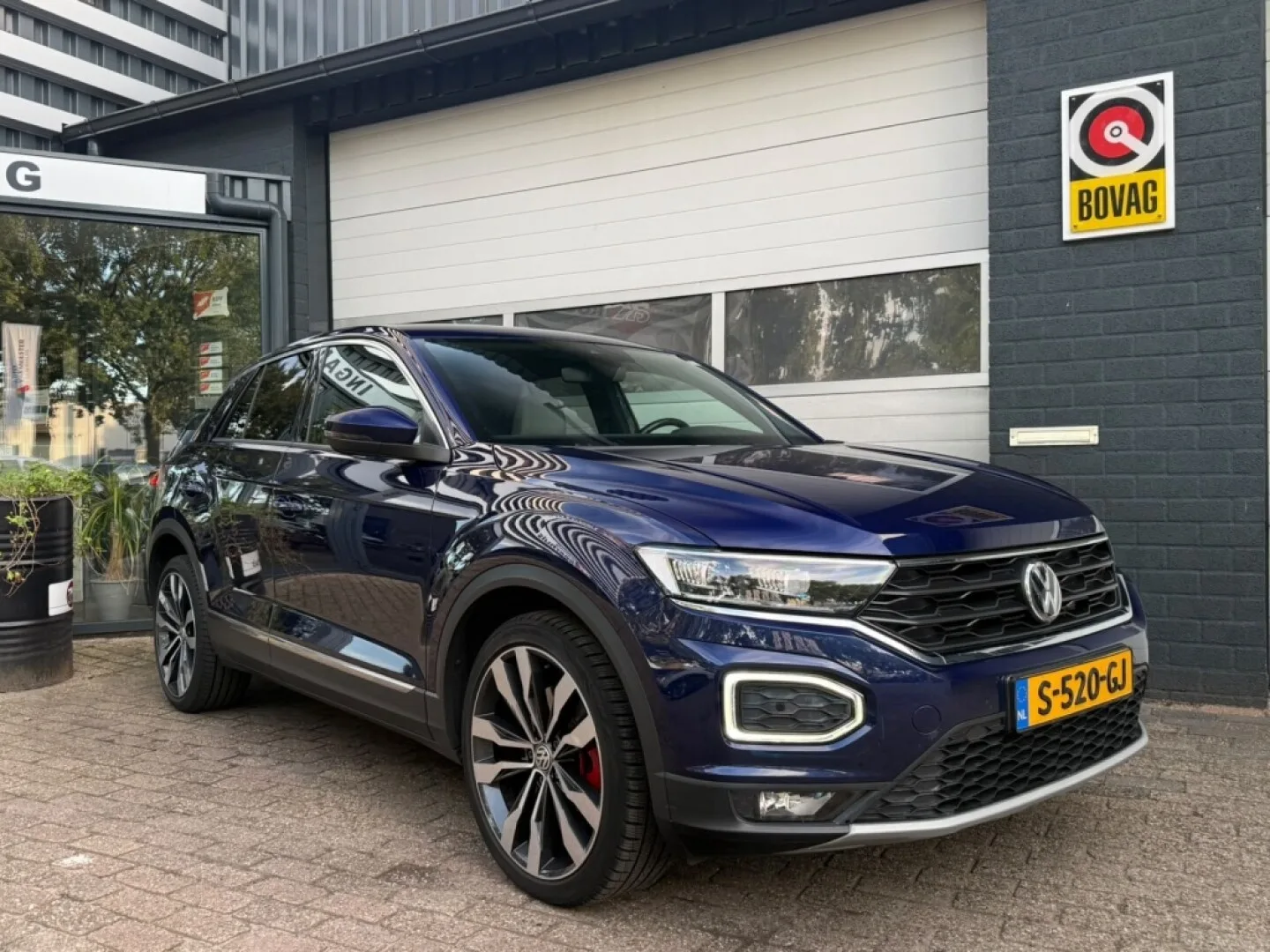 Volkswagen T-Roc (2018) — foto 1