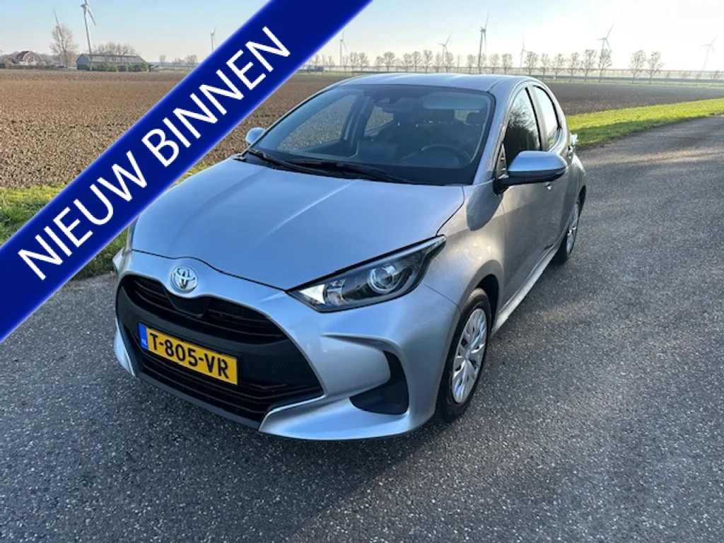 Toyota Yaris (2023) — foto 1