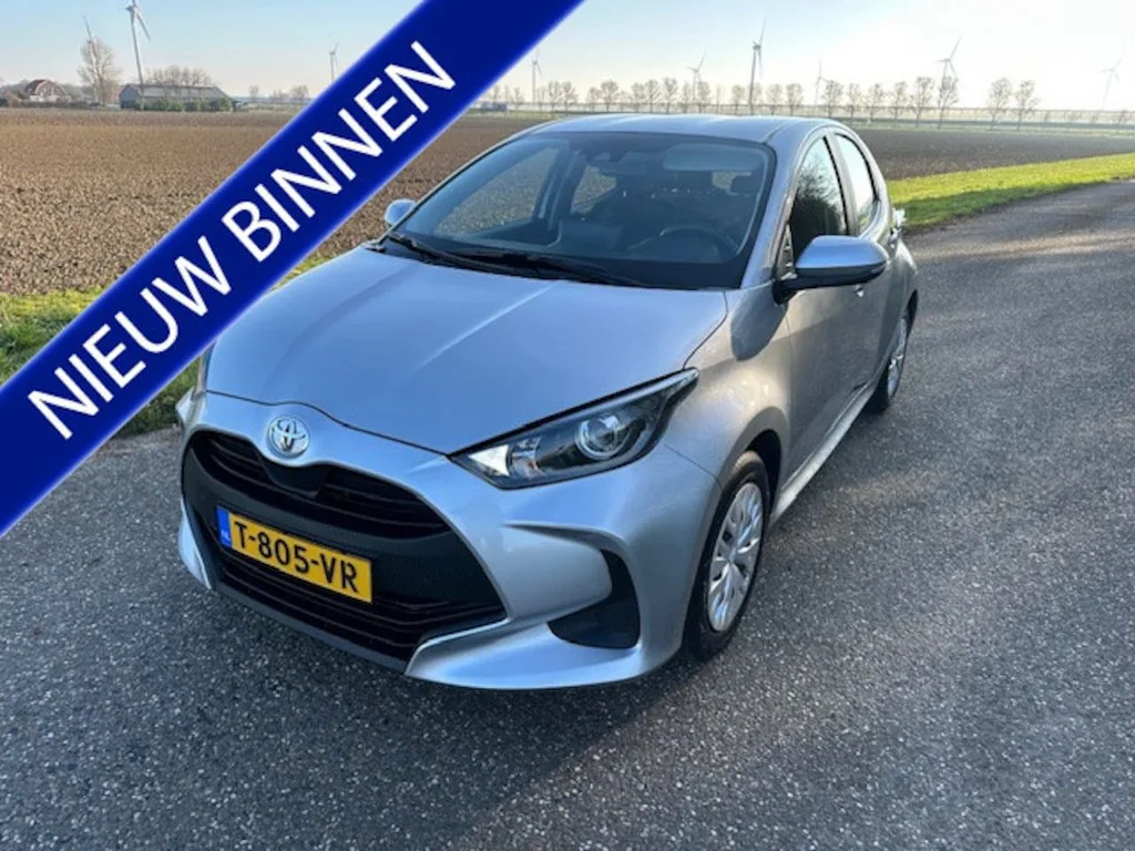 Toyota Yaris (2023) — foto 1
