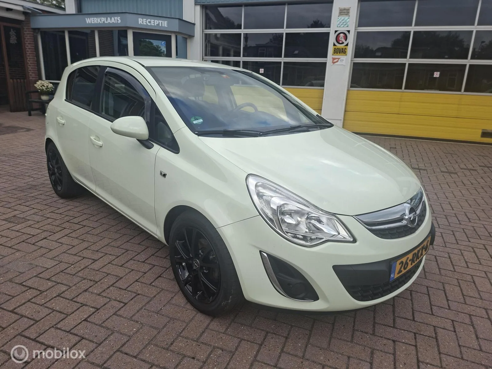 Opel Corsa (2011) — foto 1