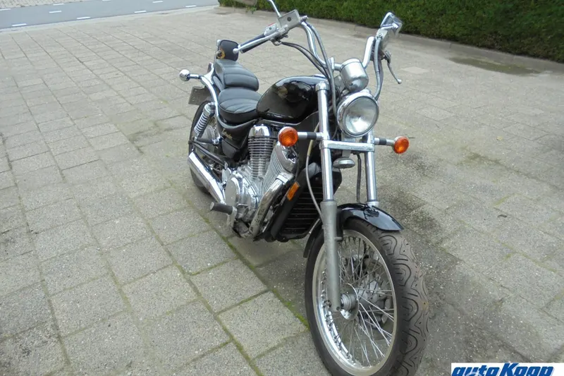 Suzuki Chopper 700 Intruder (1986)