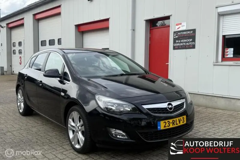 Opel Astra (2011)