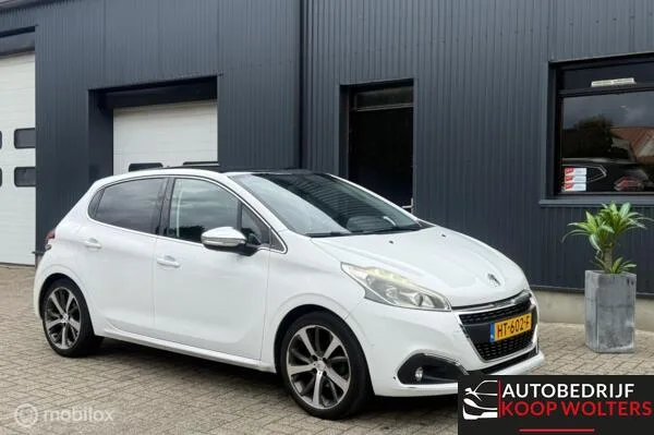 Peugeot 208 (2015) — foto 1
