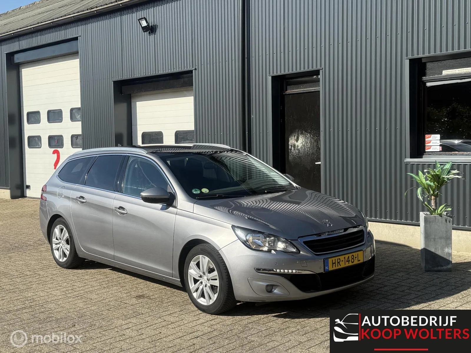 Peugeot 308 (2015) — foto 1