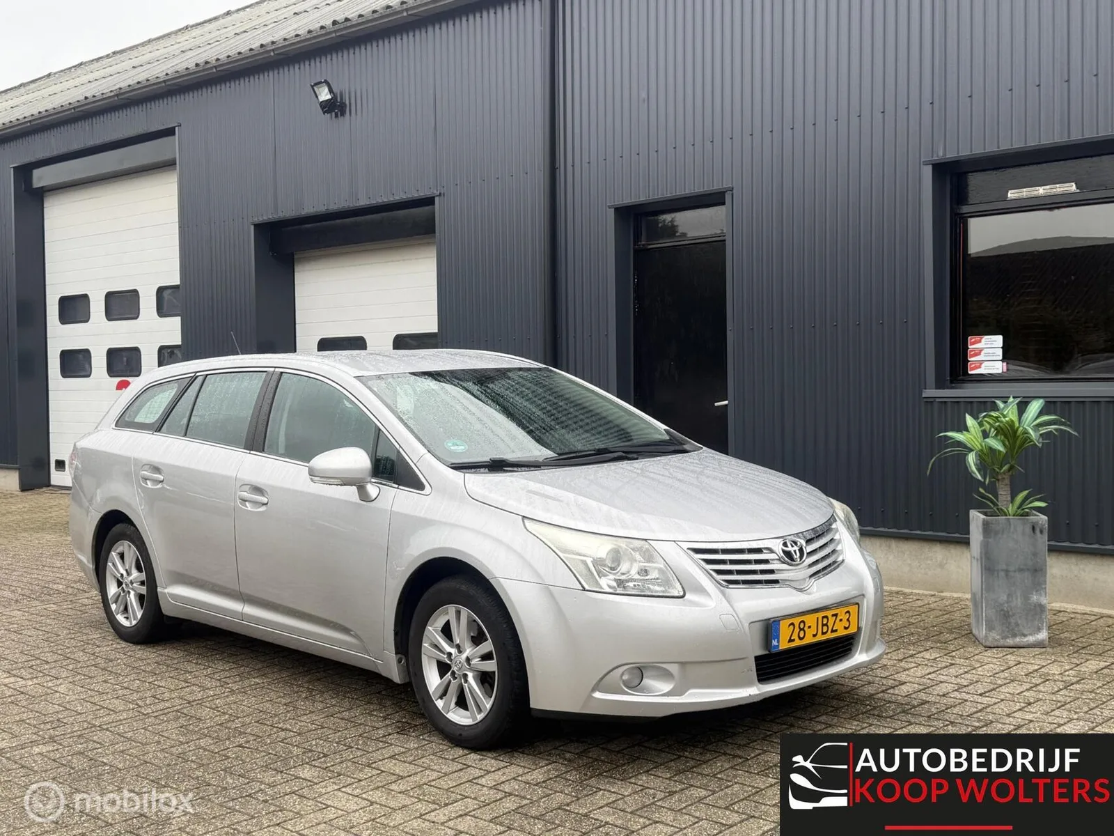 Toyota Avensis (2009) — foto 1