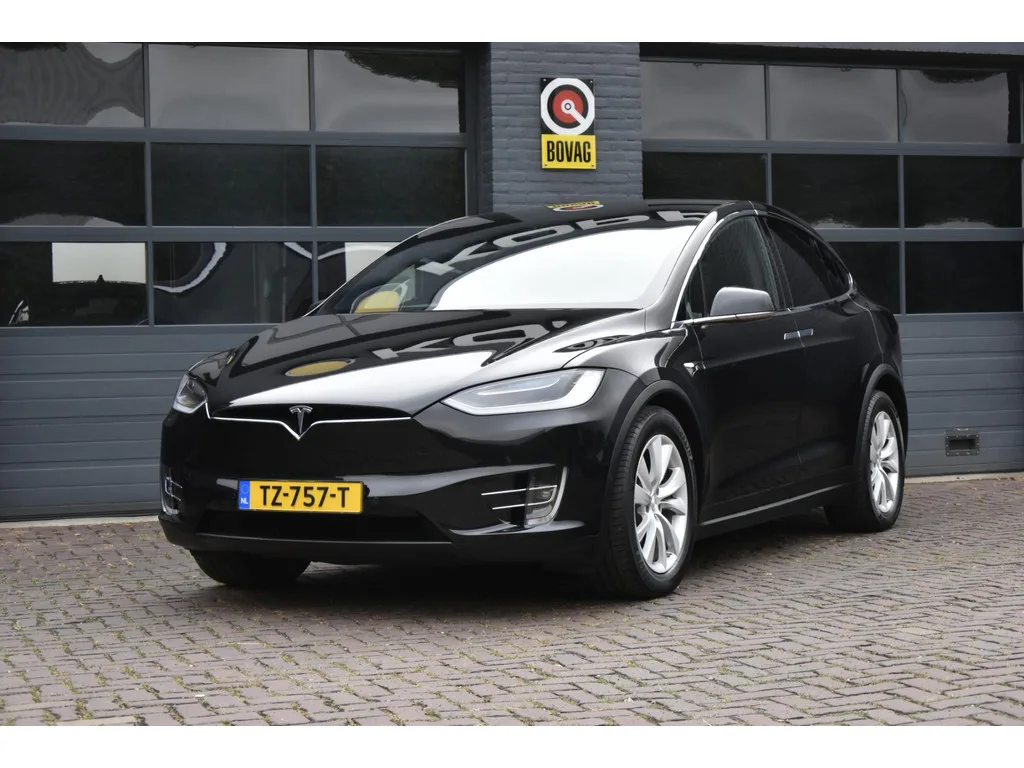 Tesla Model X (2018) — foto 1