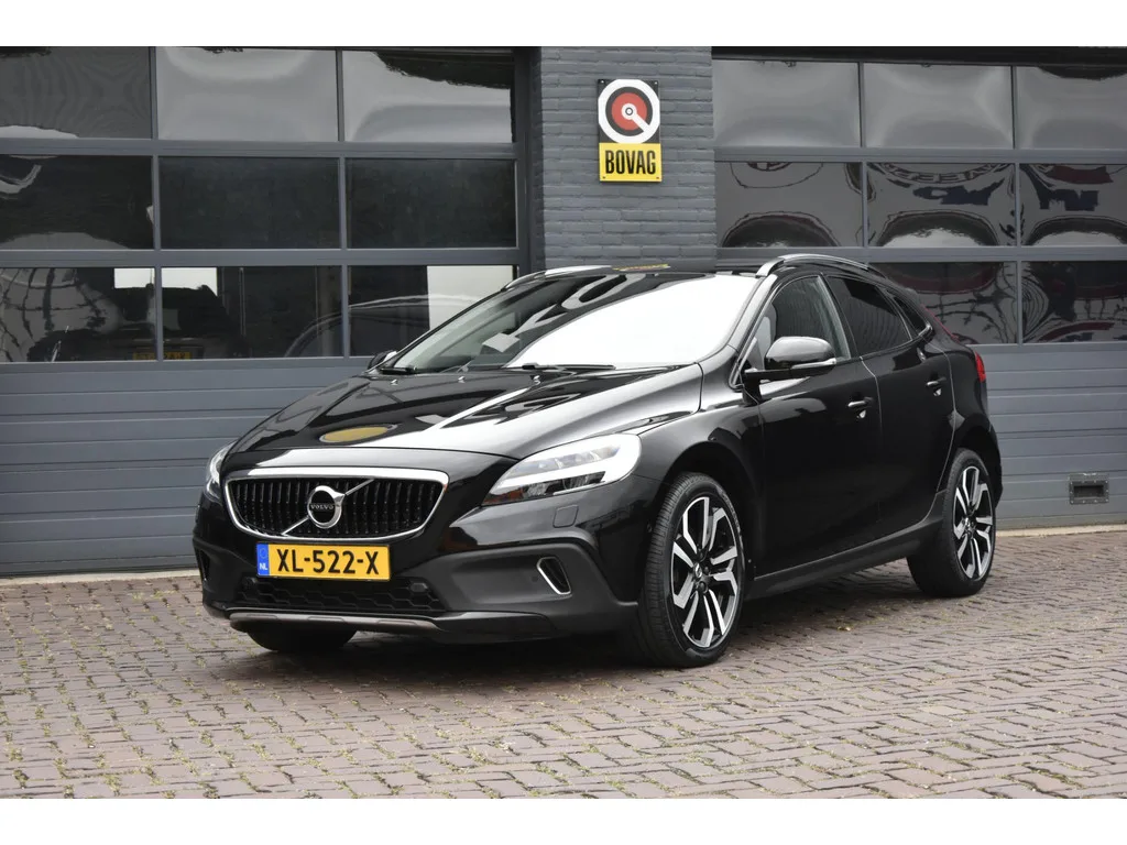 Volvo V40 (2019) — foto 1