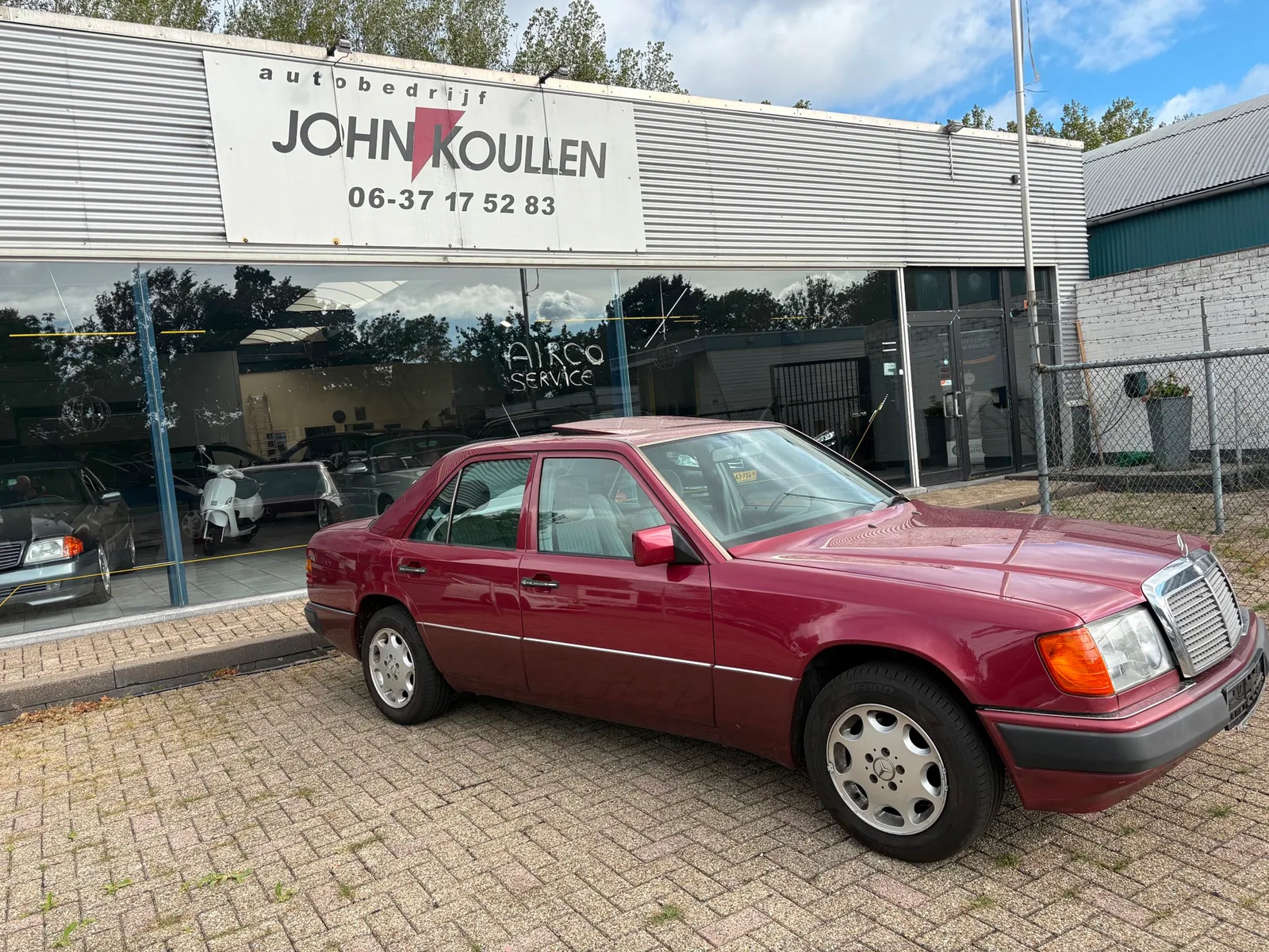 Mercedes-Benz 200-500 (1990) — foto 1