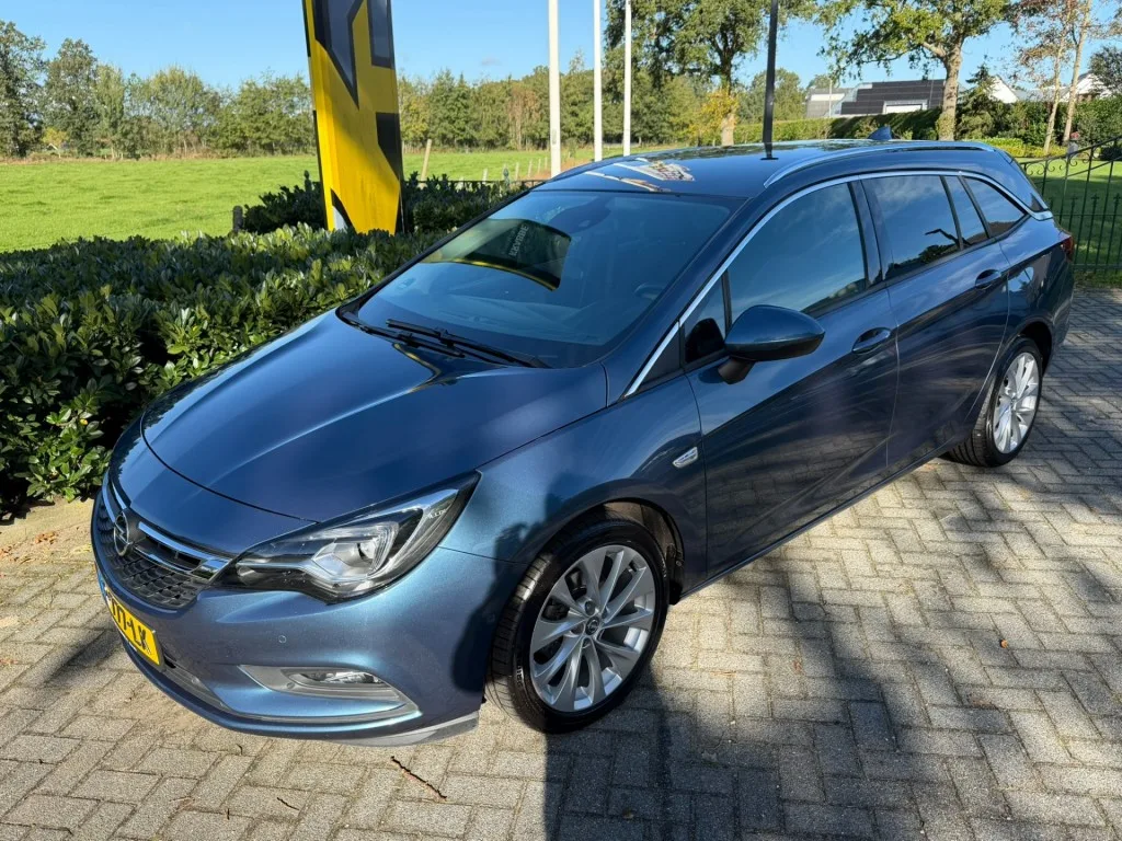 Opel Astra (2017) — foto 1